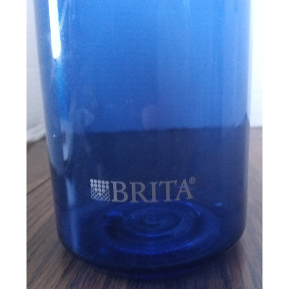 Britta Premium Filtering Water Bottle - Picture 3 of 5
